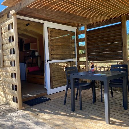 Camping Les Amandiers Castelnau-de-Guers ภายนอก รูปภาพ