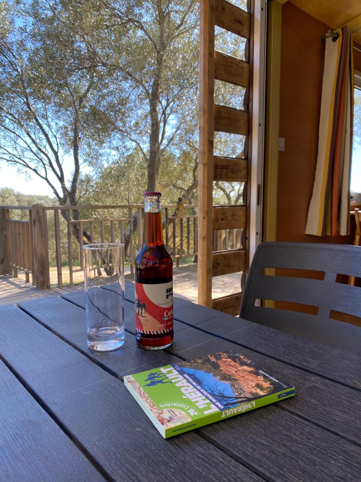 Camping Les Amandiers Castelnau-de-Guers ภายนอก รูปภาพ