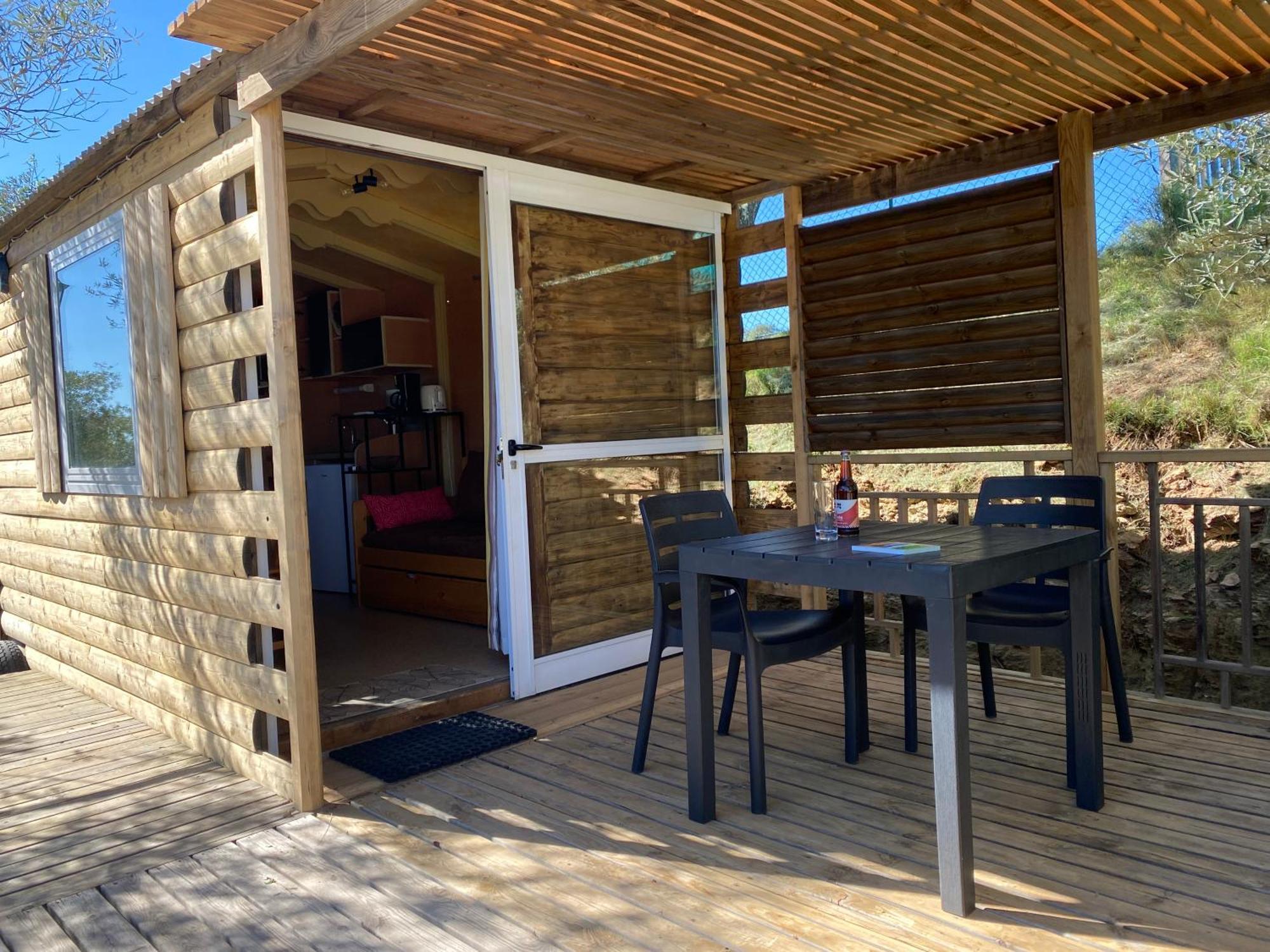 Camping Les Amandiers Castelnau-de-Guers ภายนอก รูปภาพ